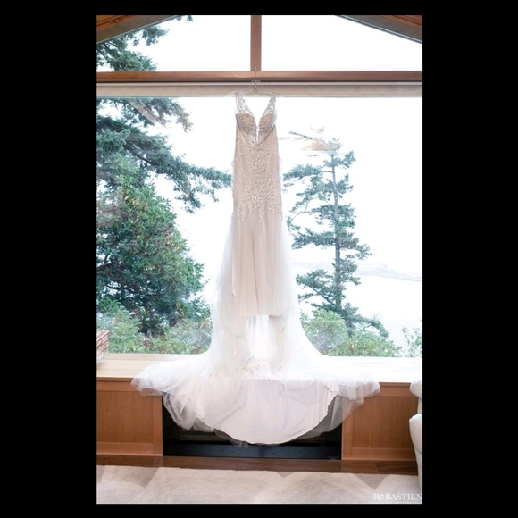Maggie Sottero Wedding Dress - Picture 4 of 4